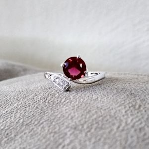 14k White Gold Red & White Topaz Open Journey Eternal Love Ring Size 8.5/9 + Box